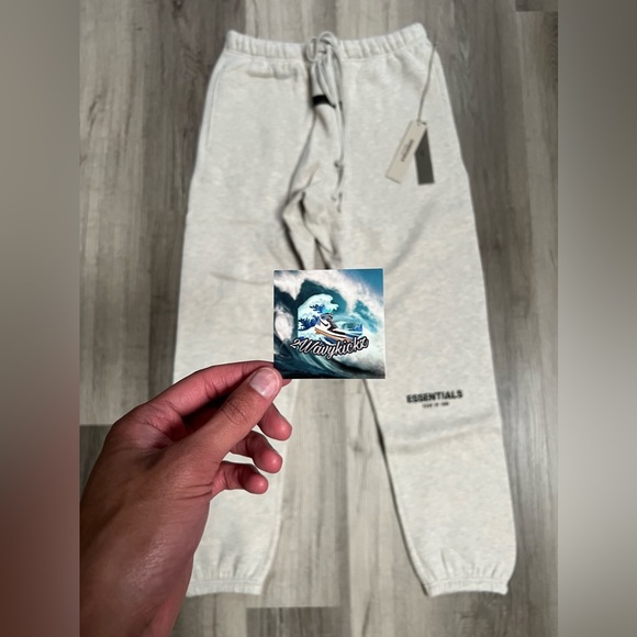 BRAND NEW Fear of God Essentials Sweatpants Light Oatmeal Men Size Medium - Picture 2 of 8